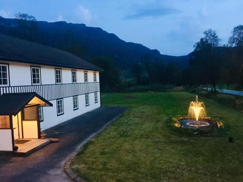 Отель Vikedal Relax Center Экстерьер фото