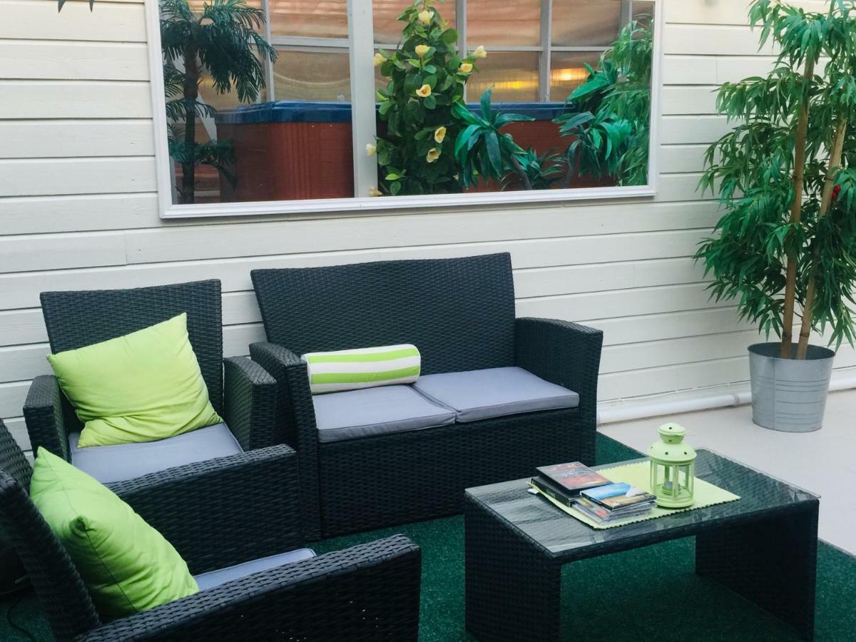 Отель Vikedal Relax Center Экстерьер фото